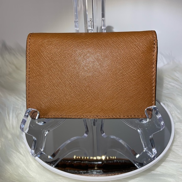 Michael Kors Authentic Pebbled Compact Wallet NWOT - Picture 2 of 10